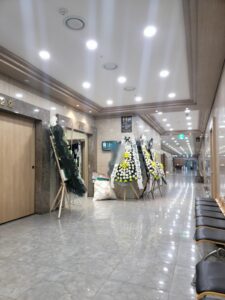 일산백병원장례식장 장례후기 생화 입관으로 정성껏 준비한 헌책방 사장님의 마지막 길